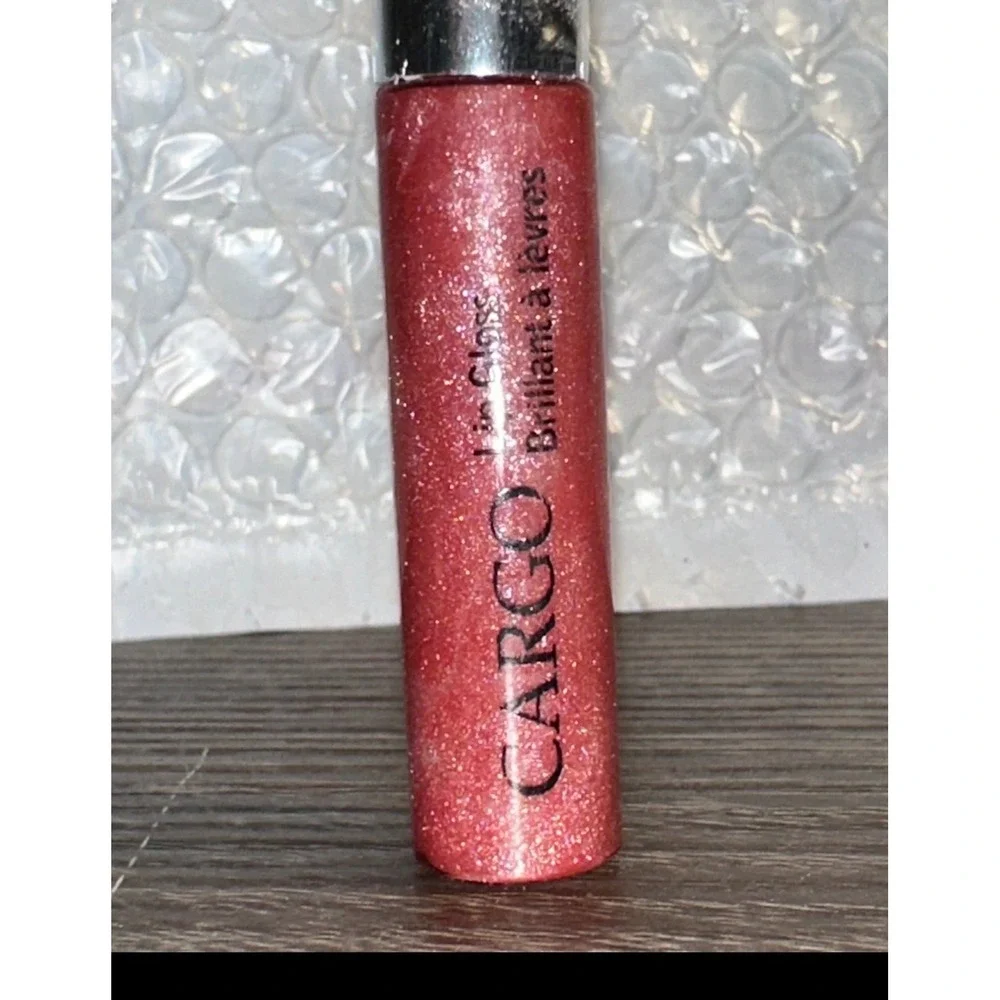 Cargo Lip Gloss Morocco Shimmer Pink Red High Shine Glitter‎ Finish lips face